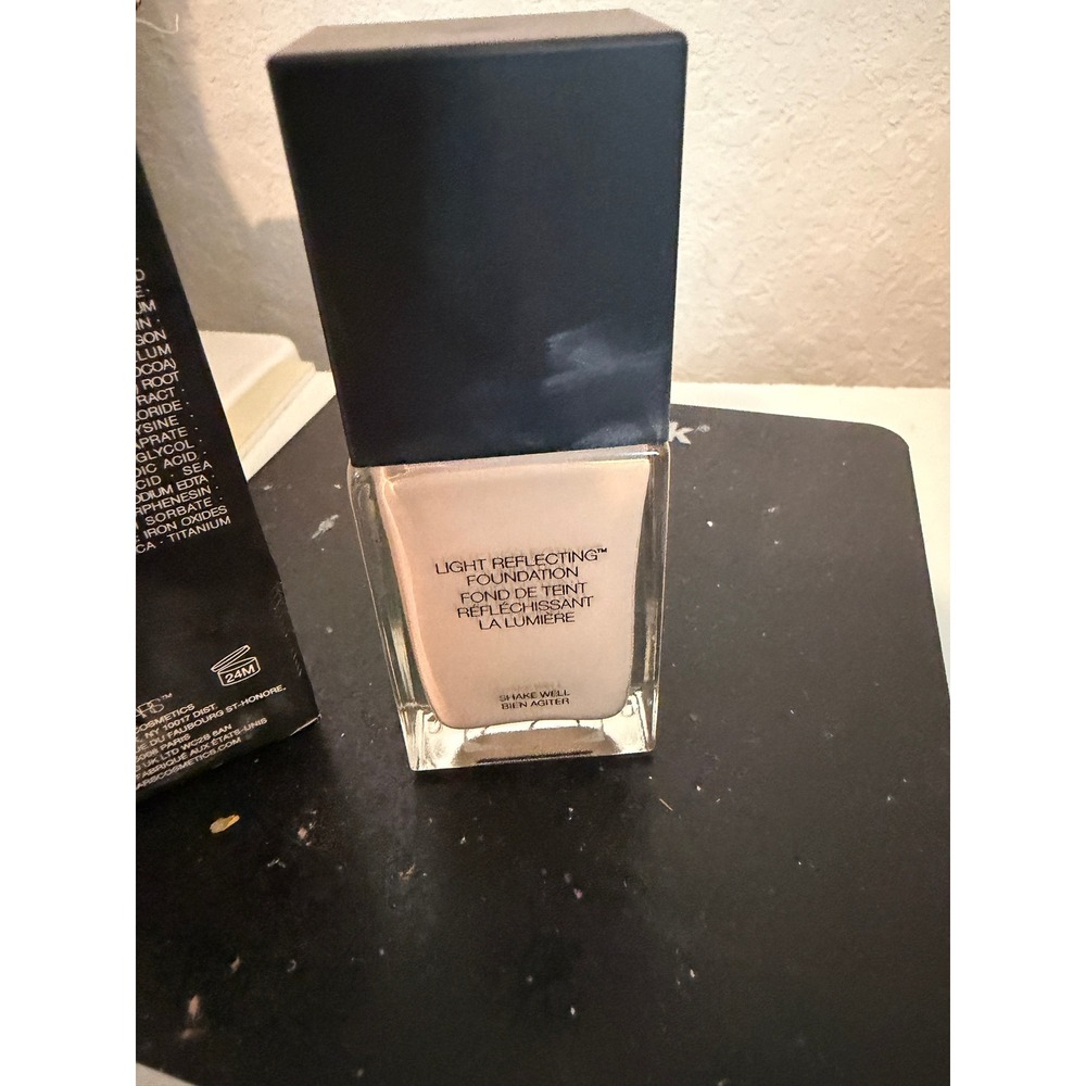 NARS Light Reflecting Foundation Light 2 Mont Blanc 1oz Natural Finish Liquid - Picture 4 of 4